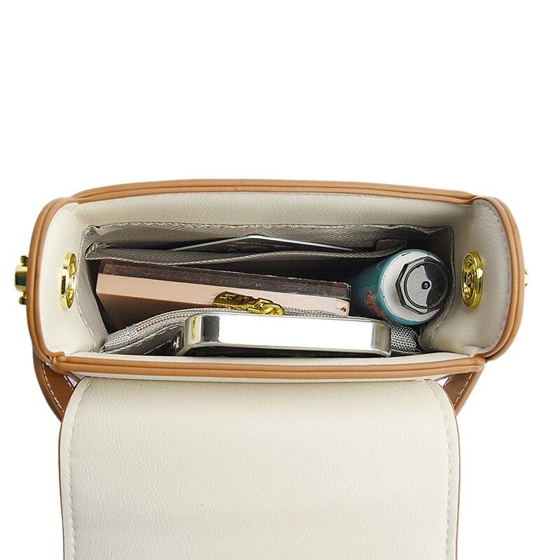 Elegant Leather Crossbody Bag for Women - Image 4