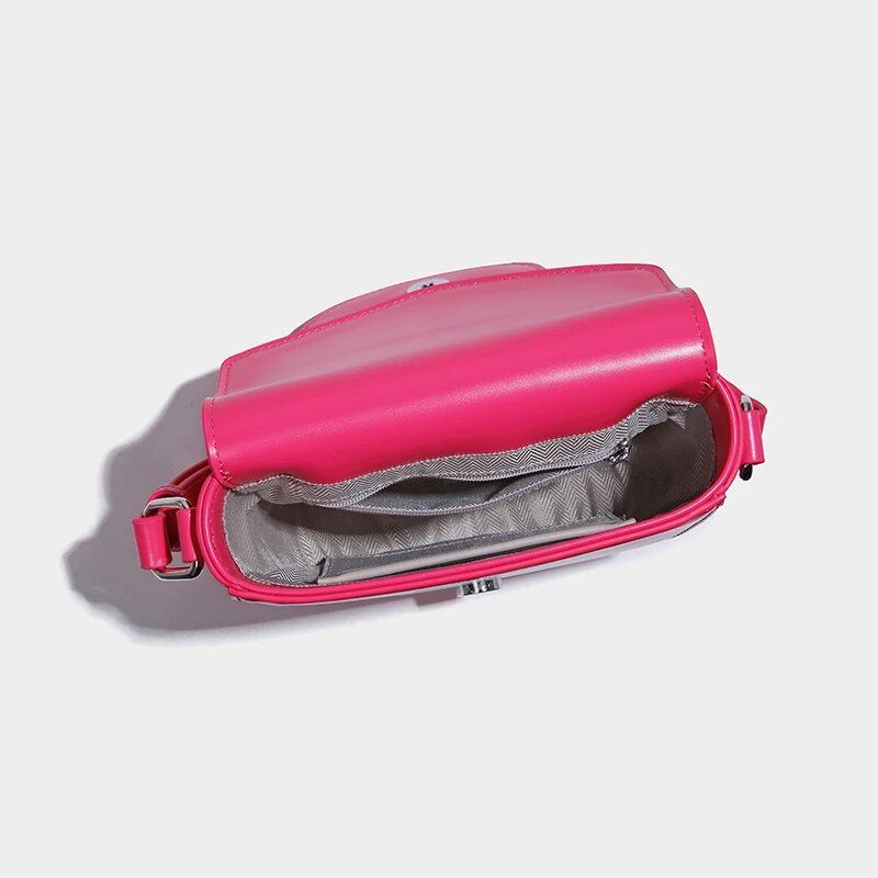 Chic Heart Saddle Crossbody Bag - Image 6